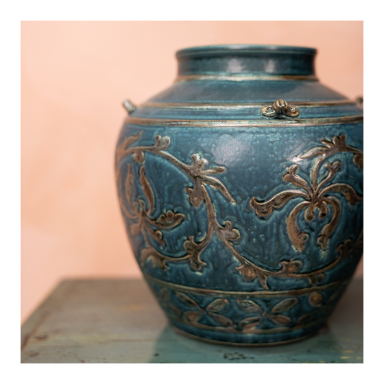 Pot with print blue sideview