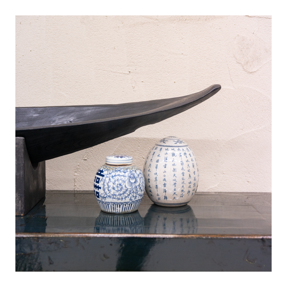 Vase porcelain white and blue sideview