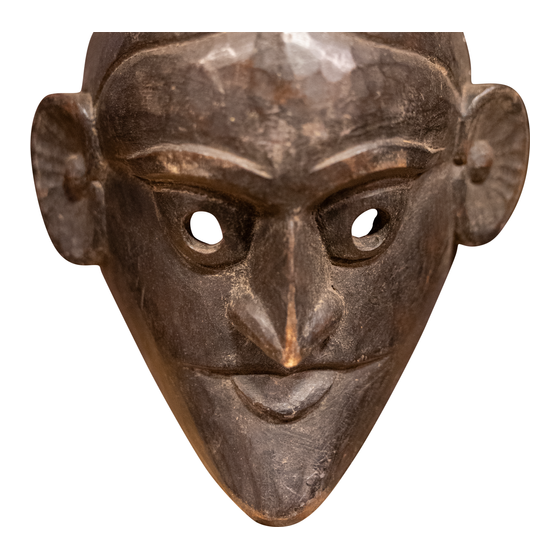 Masker hout op standaard sideview